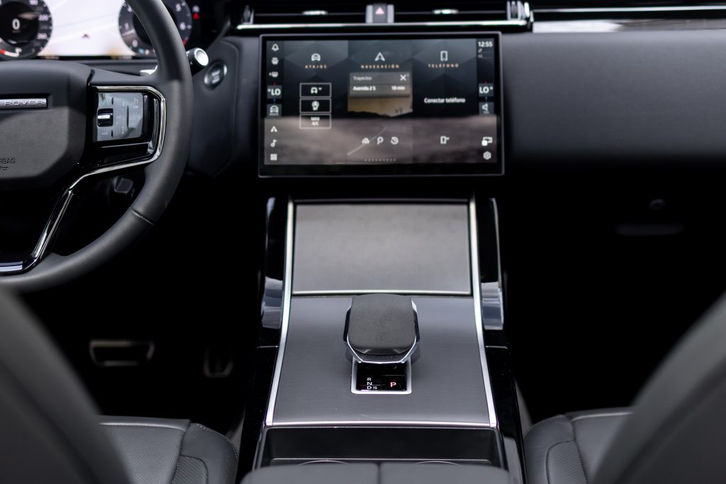 Range Rover Velar | Carpathian Grey