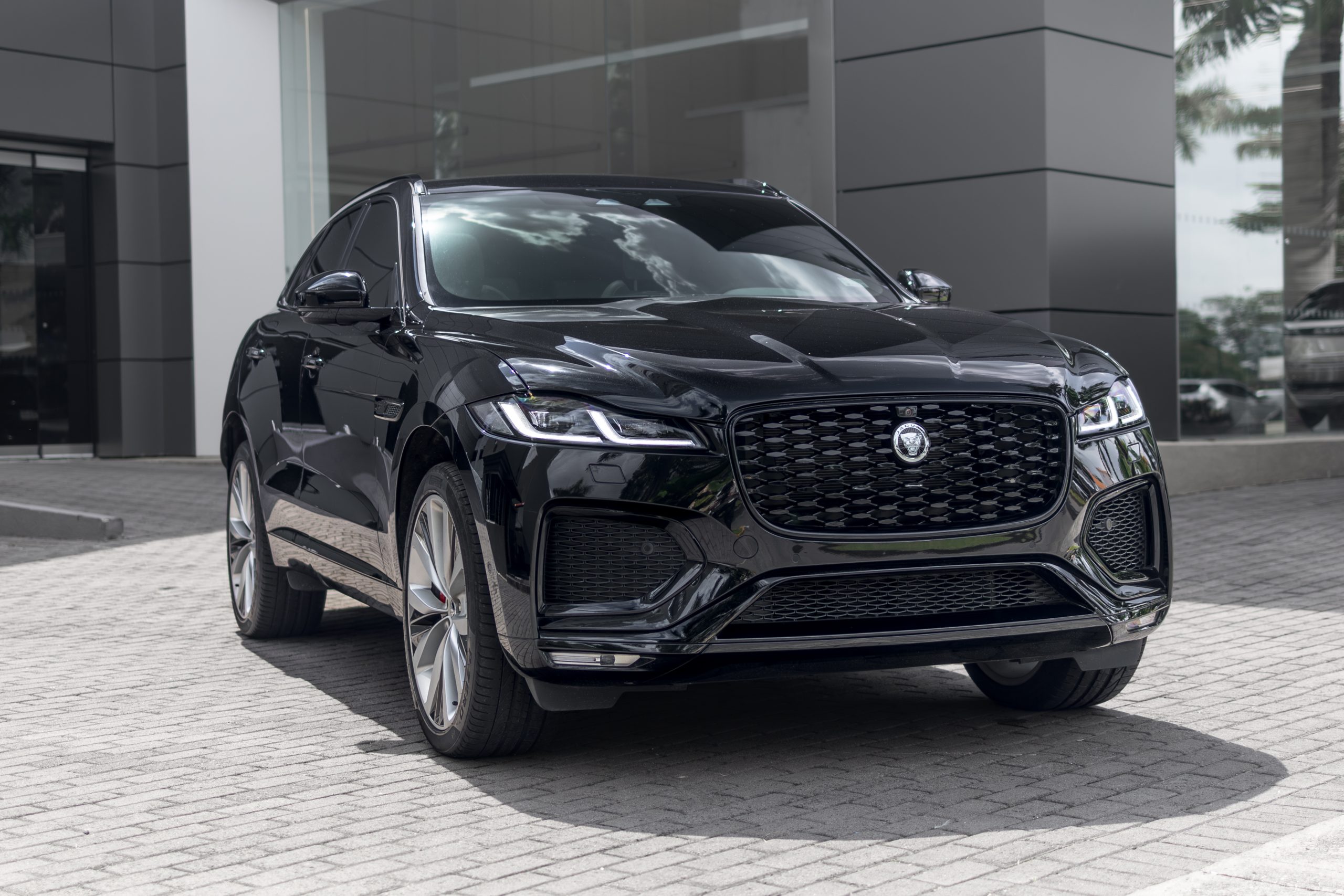 Jaguar F-Pace | Santorini Black