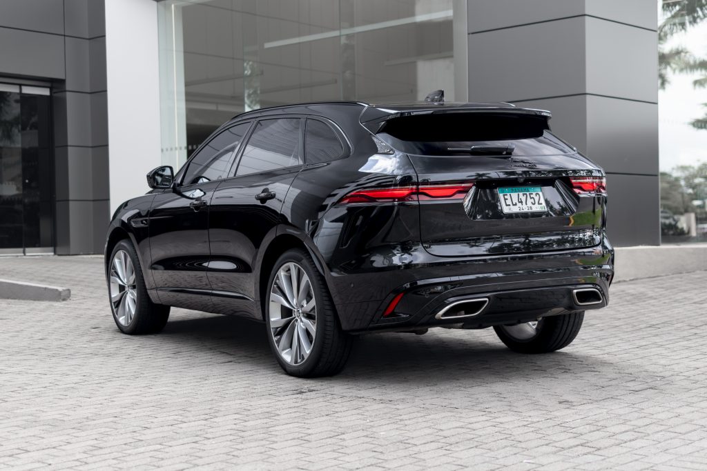 Jaguar F-Pace | Santorini Black