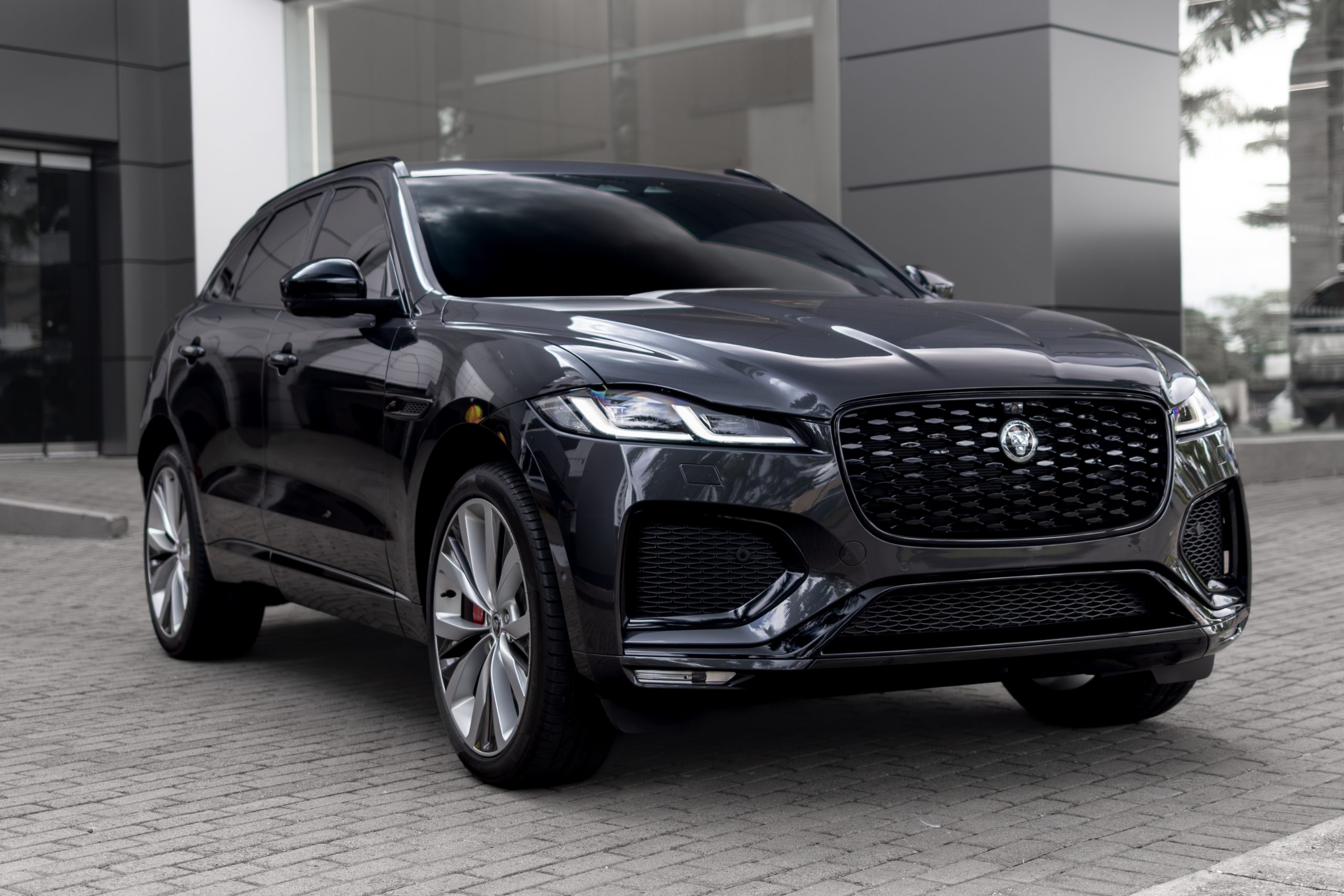 Jaguar F-Pace | Santorini Black