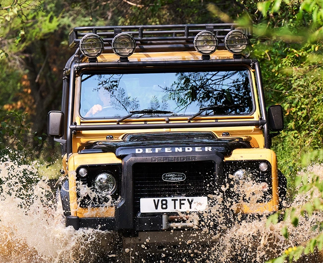 Galería DEFENDER TROPHY EDITION