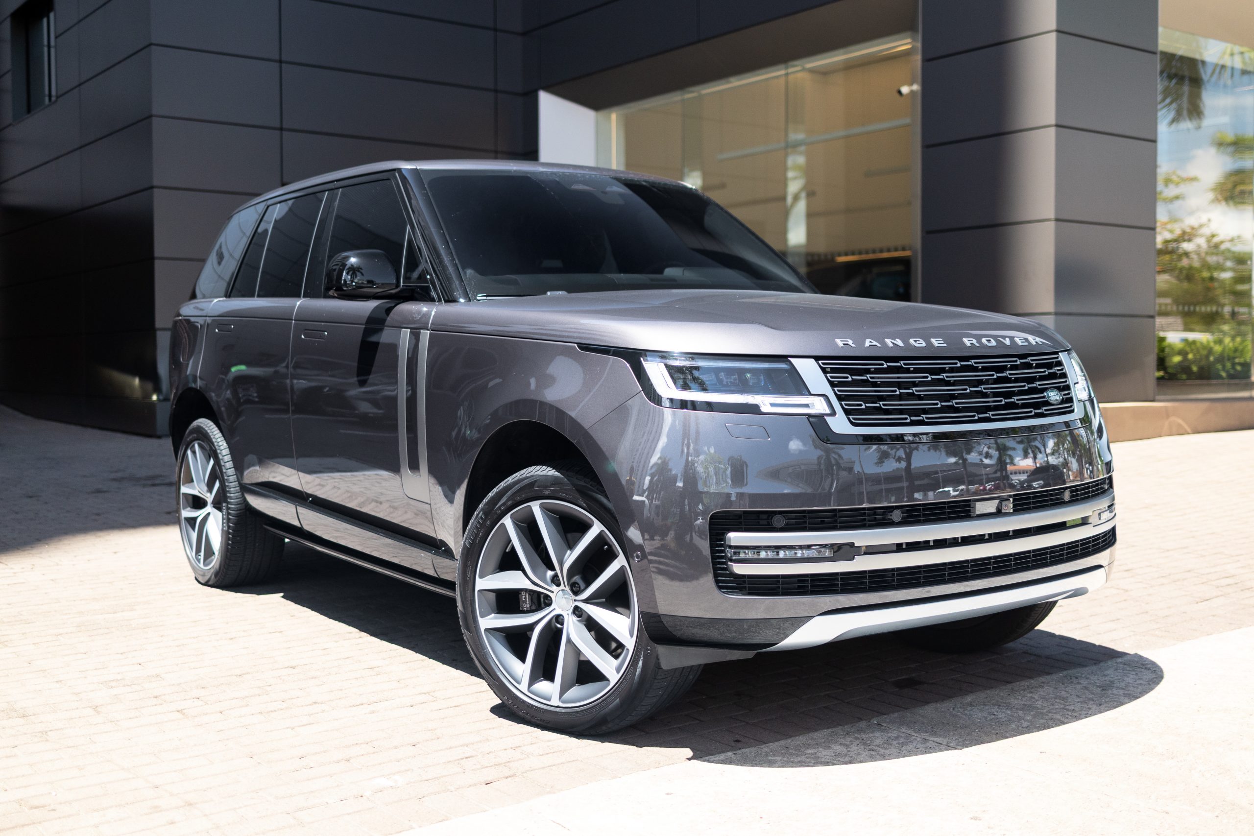 Range Rover HSE | Charente Grey