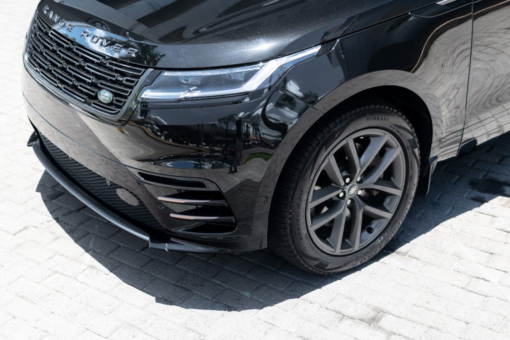 Range Rover Velar | Santorini Black