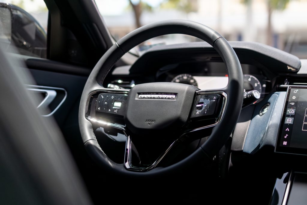 Range Rover Velar | Santorini Black