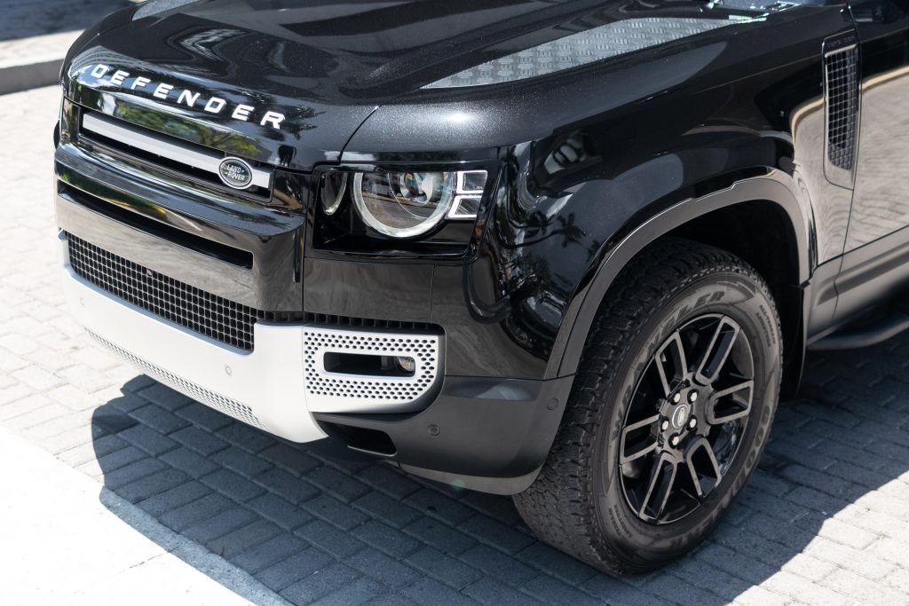 Defender 110 HSE | Santorini Black