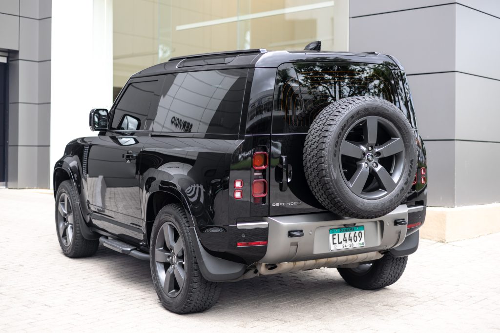 Defender 90 | Santorini Black