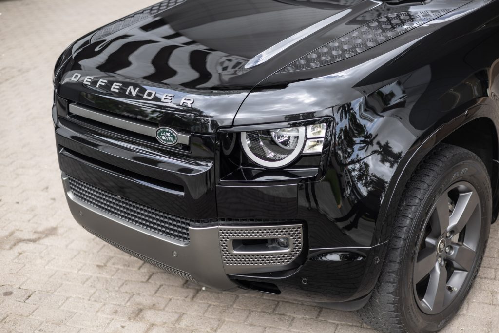 Defender 90 | Santorini Black