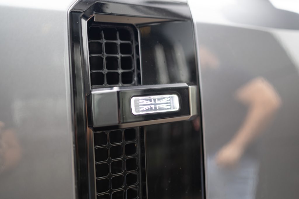 Defender 90 SE | Eiger Grey