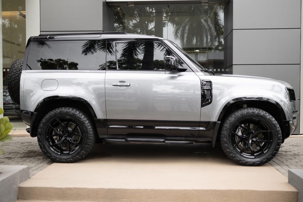Defender 90 SE | Eiger Grey