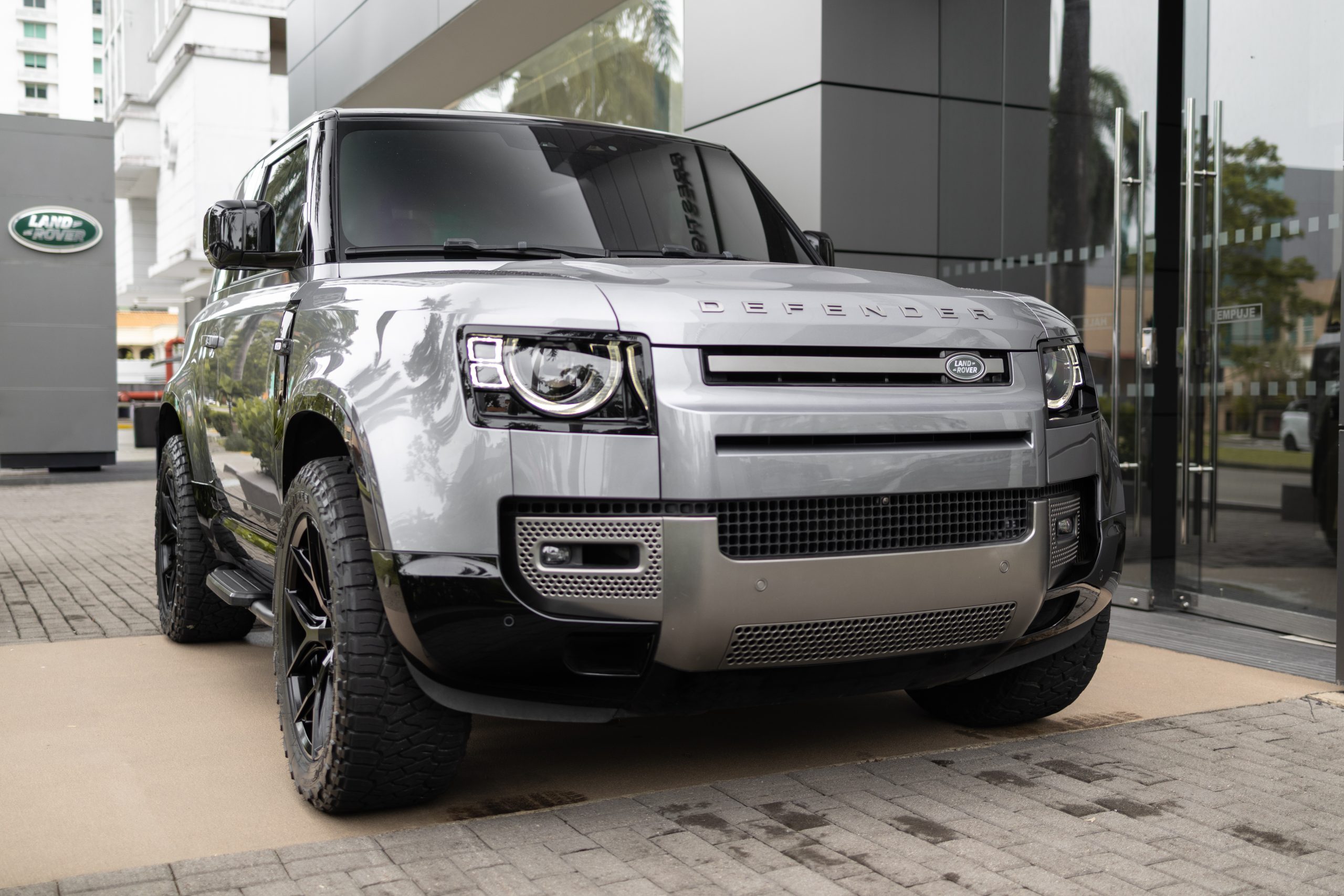 Defender 90 SE | Eiger Grey