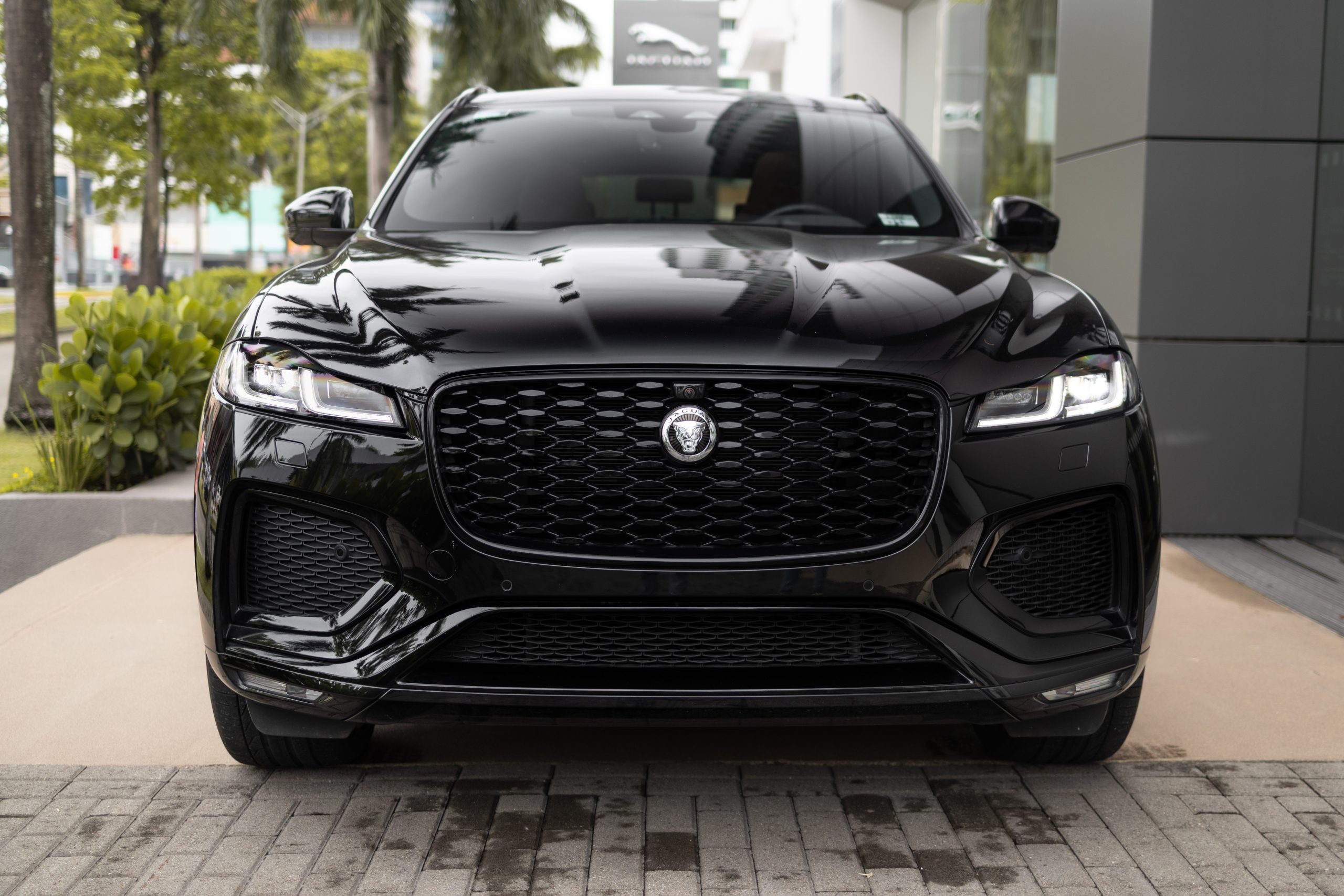 Jaguar F-Pace | Santorini Black