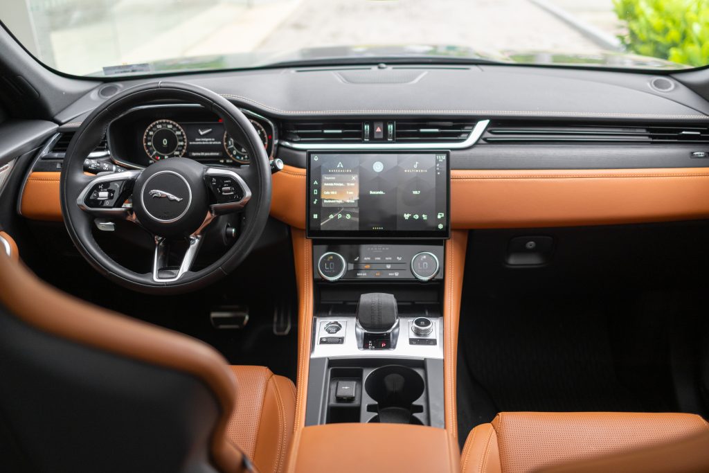 Jaguar F-Pace | Santorini Black