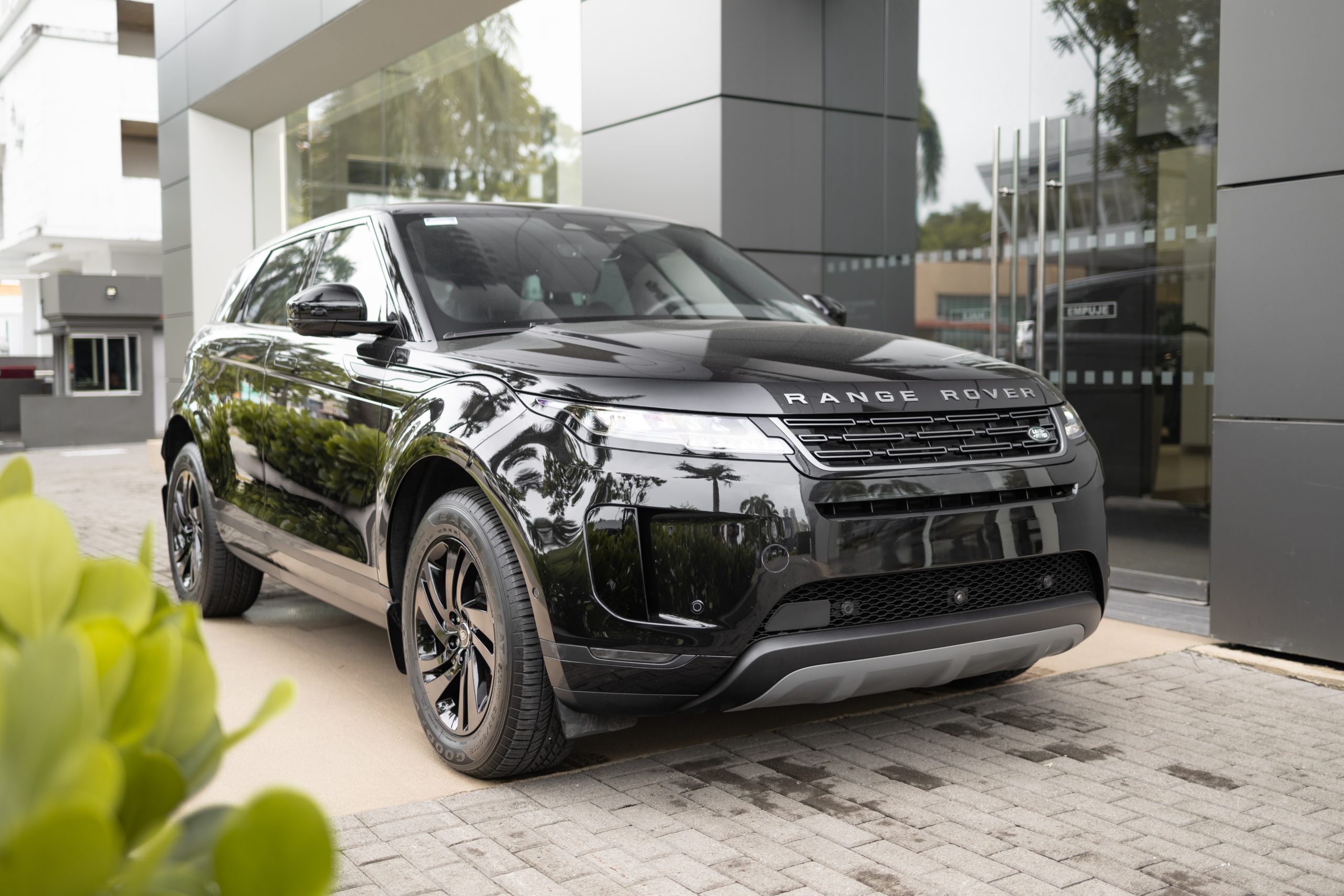 Range Rover Evoque | Santorini Black