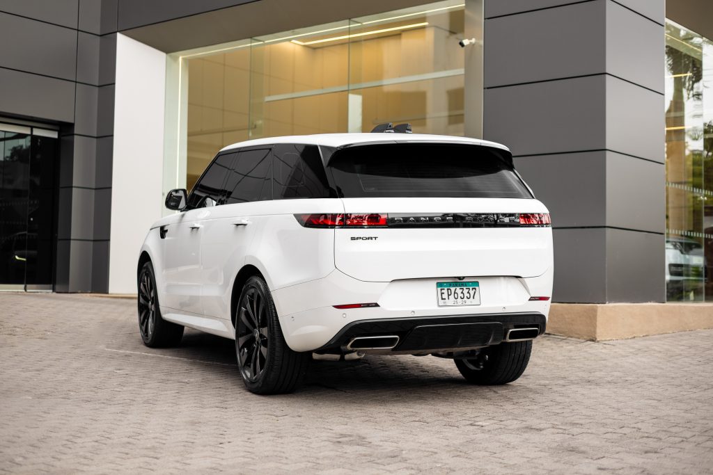 Range Rover Sport HSE | Ostuni Pearl White