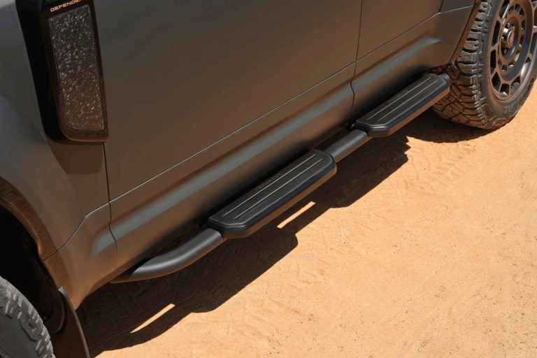 Estribos laterales fijos para DEFENDER 110 y 130